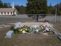 Annie's grave in Pleasant Hill Cemetary.1 (35.2 KiB)